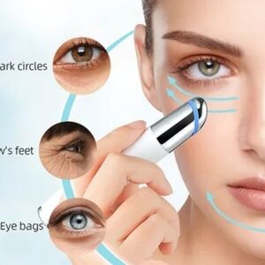 NIB!! Luminess IZONE Ultrasonic LED Eye Massager